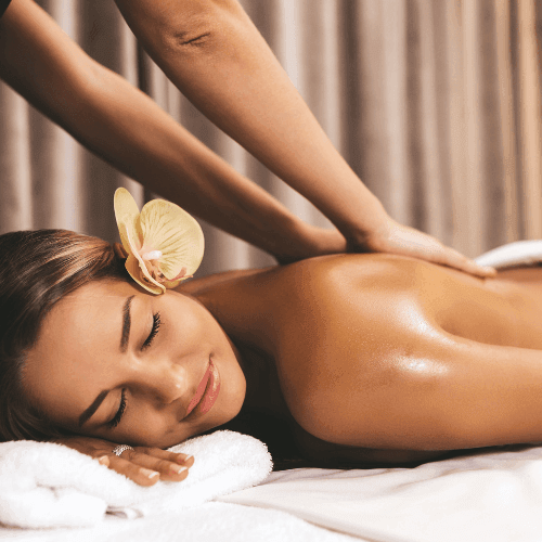  Een ontspannende massage tijdens een padelvakantie bij Casa Llibertat in Alicante.